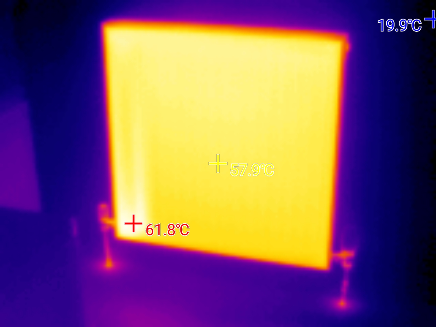 Thermal image of a radiator from a NF-583